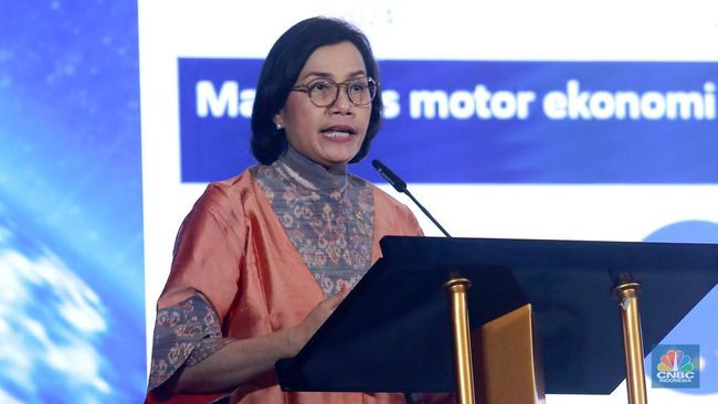 Foto CNBC: Menteri Keuangan, Sri Mulyani menyampaikan pidato utama dalam acara CNBC Indonesia Economic Update 2025 di Jakarta, Rabu (18/6/2025).
