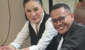 Foto: Niki Mirzani Dalam Persidangan