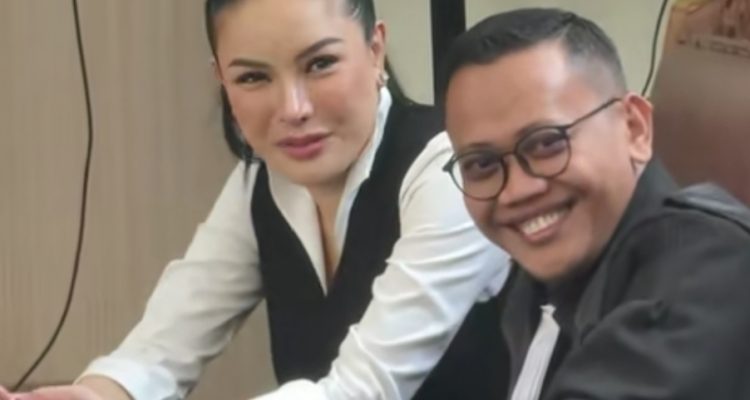 Foto: Niki Mirzani Dalam Persidangan