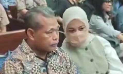 Kasus suap perkara minyak goreng (migor), Djuyamto, diperberat. Hukuman Djuyamto diperberat dari 11 tahun menjadi 12 tahun penjara.