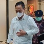 Foto: Bupati Cilacap dr. Syamsul Auliya Rachman ditangkap dalam Operasi Tangkap Tangan (OTT) yang dilakukan Komisi Pemberantasan Korupsi (KPK