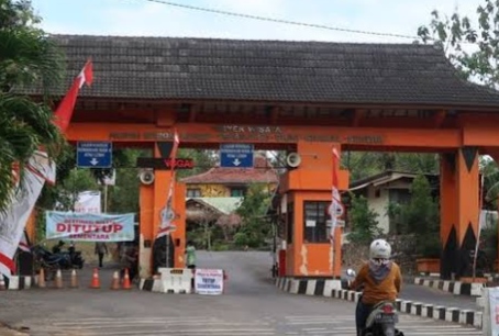 Foto: Tempat Pemungutan Restribusi Pantai Baron